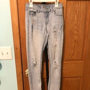 Light wash skinny jeans